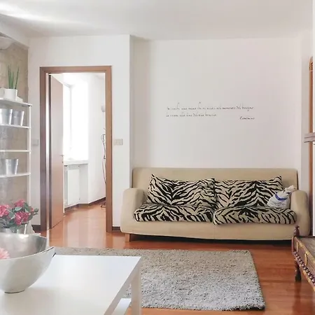 Casa Del Balcone Apartment *